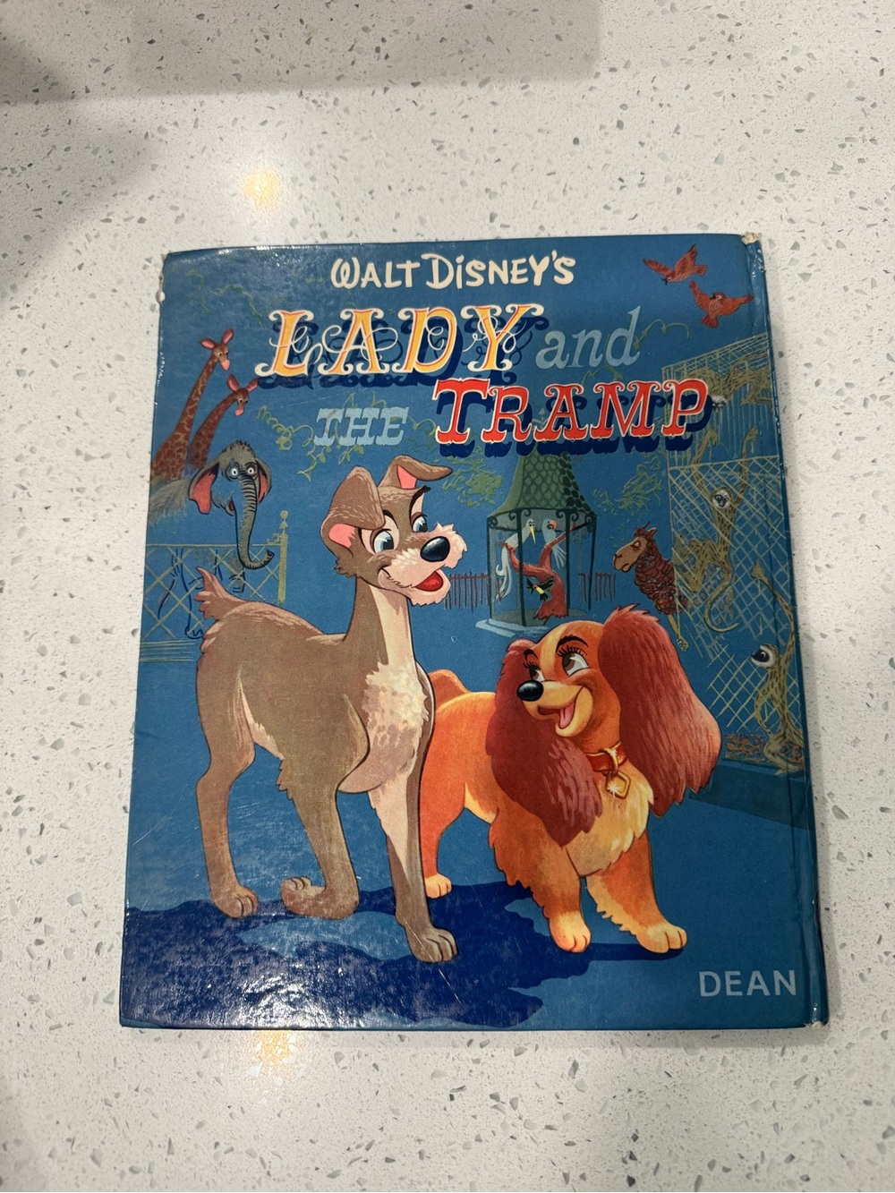 WALT DISNEY VINTAGE LADY AND THE TRAMP BOOK PRINTED BY DEAN